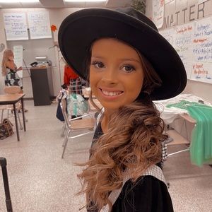 Meet your Posher, Victoria